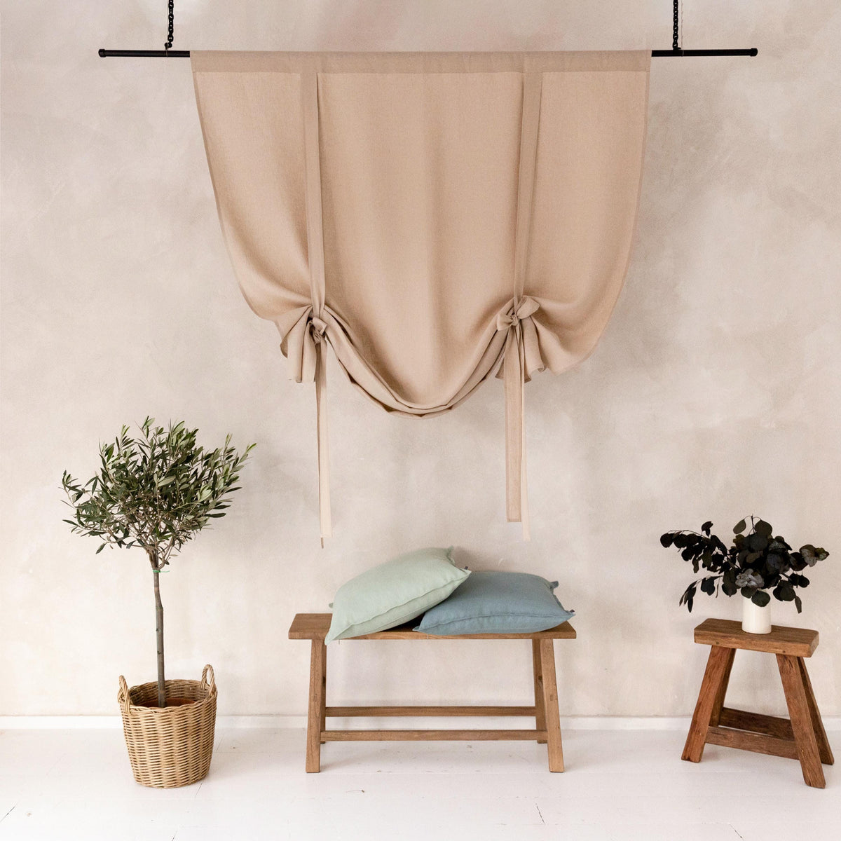 Housse de coussin en lin avec fermeture éclair, finition rabat