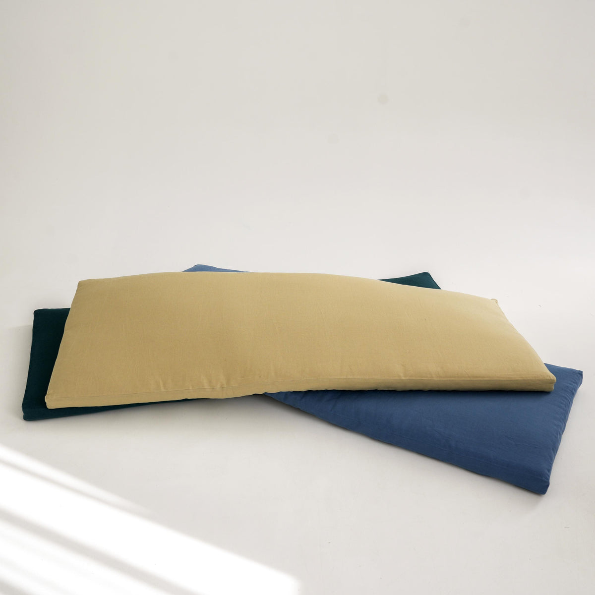 Coussin de banquette en lin, housse et garnissage, sur mesure