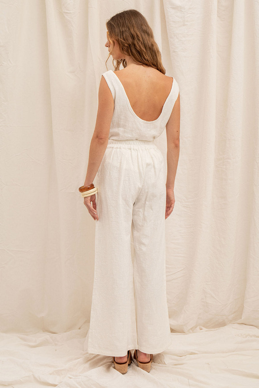 Pantalon Alba, teinte naturelle, porté