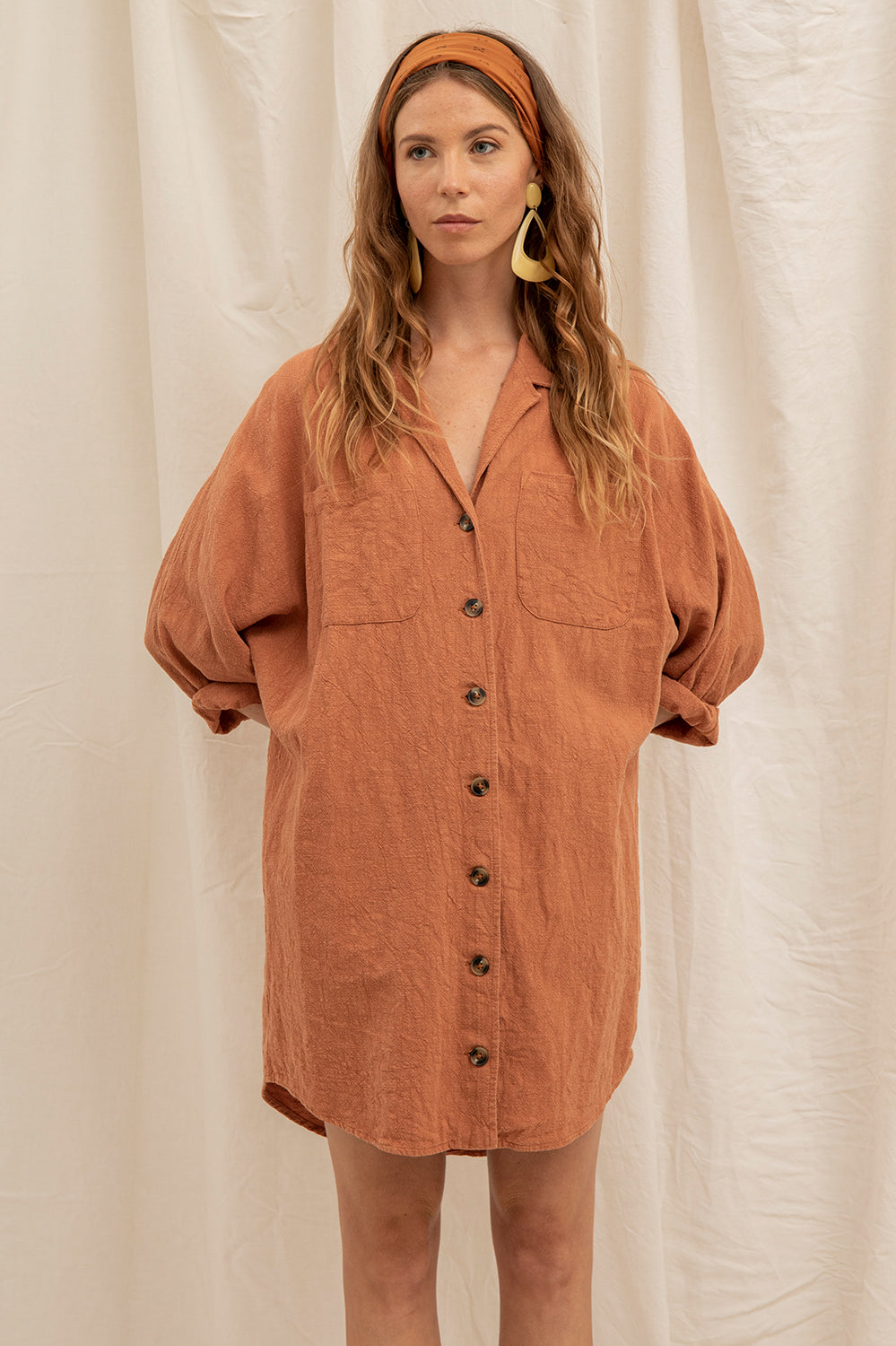 Robe Lola, teinte argile, vue de dos