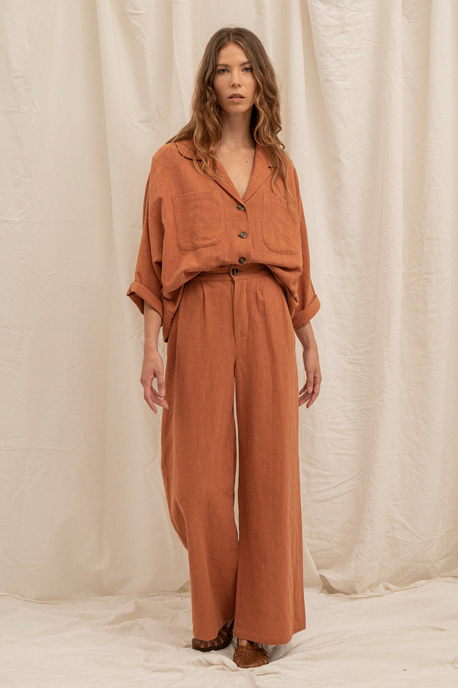 Chemise Romy en lin, teinte argile, vue de face