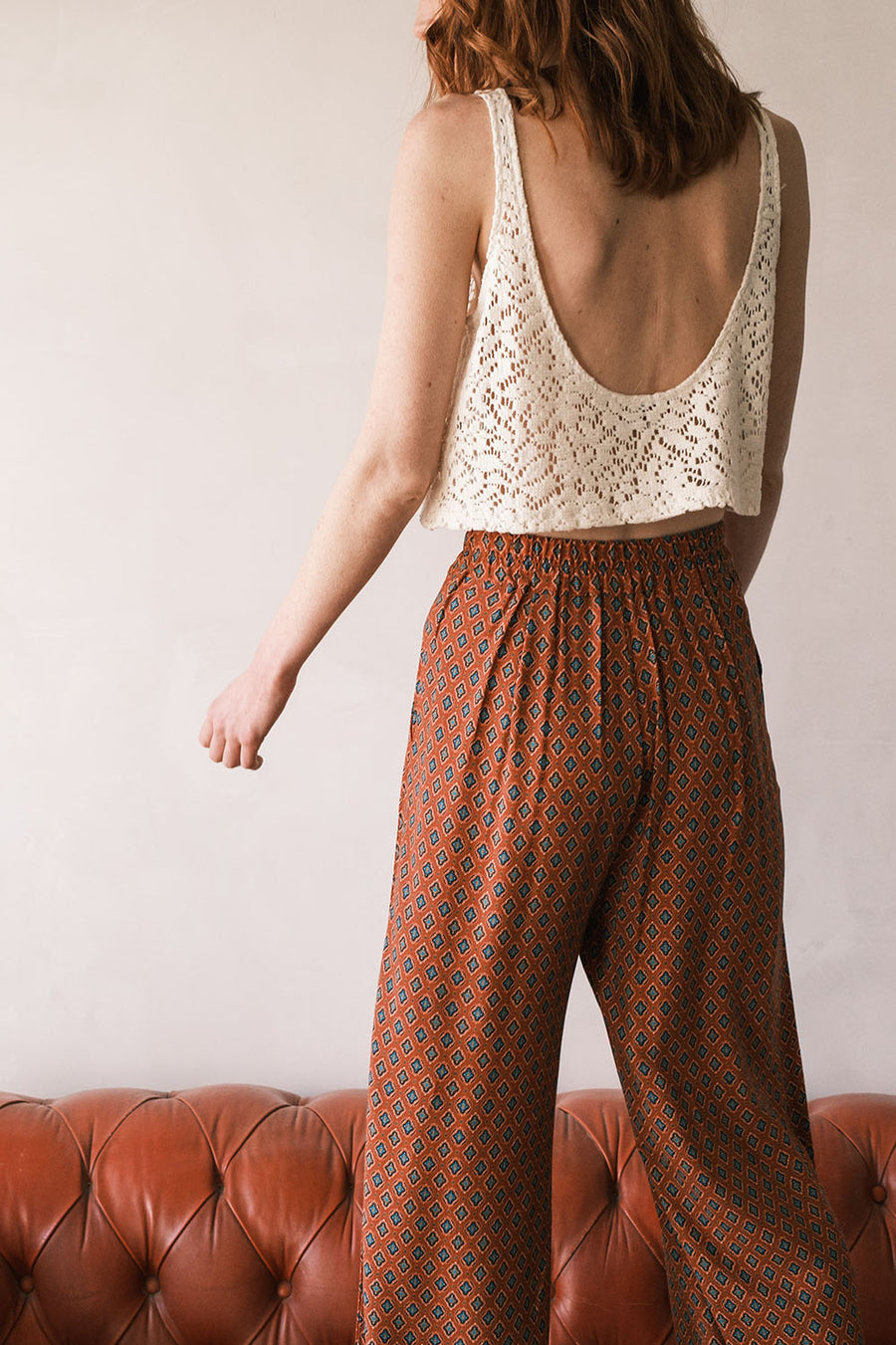 Pantalon Alba, motif terre du sud, vue de dos
