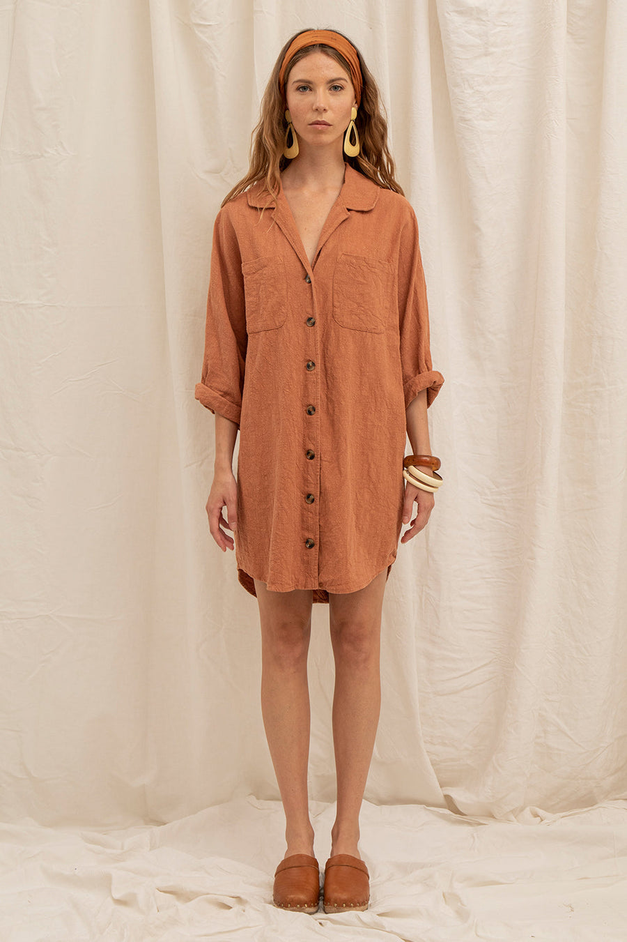 Robe Lola, teinte argile, vue de face